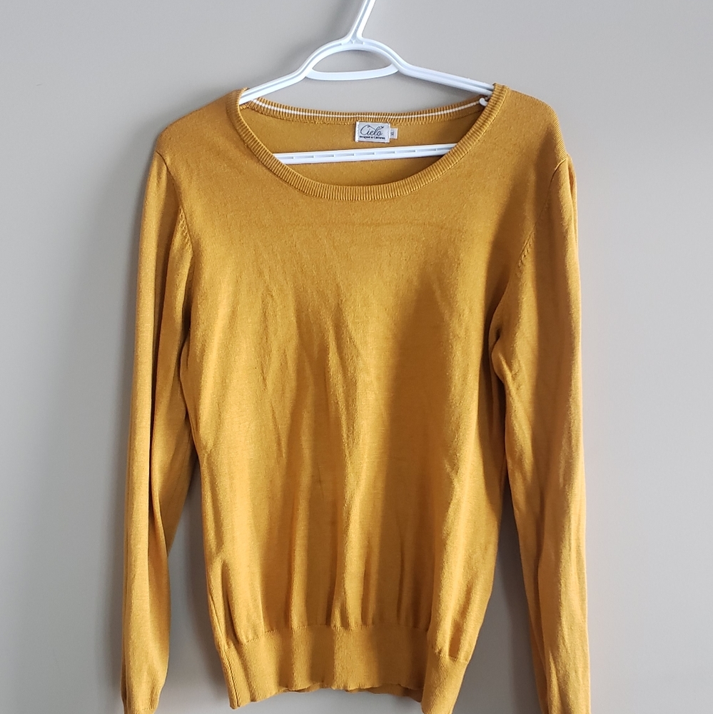 Mustard crewneck sweater